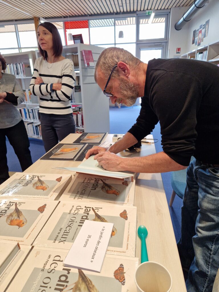 Dédicace de mon  livre "le jardin des oiseaux , un regard antispéciste sur le vivant.